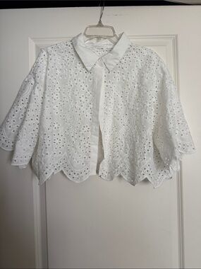 SHEIN White Eyelet Button-Down Cropped Shirt
